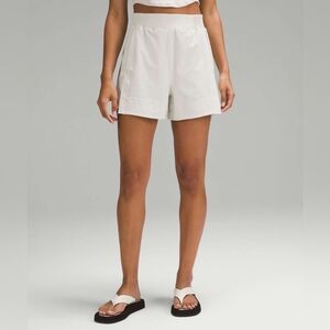 Lululemon Stretch Woven Relaxed-Fit High-Rise Short 4" in the color Bone. XXS